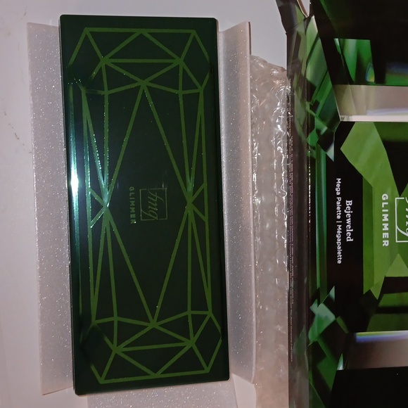 Avon FMG Eyeshadow Contour Highlighter Collection with mirror and brushes - Picture 10 of 11